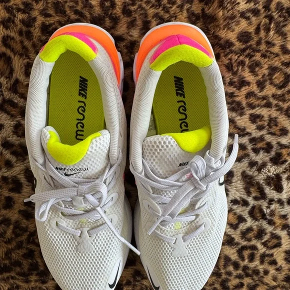 Nike sneakers with Neon Accents, like new! - Picture 3 of 5